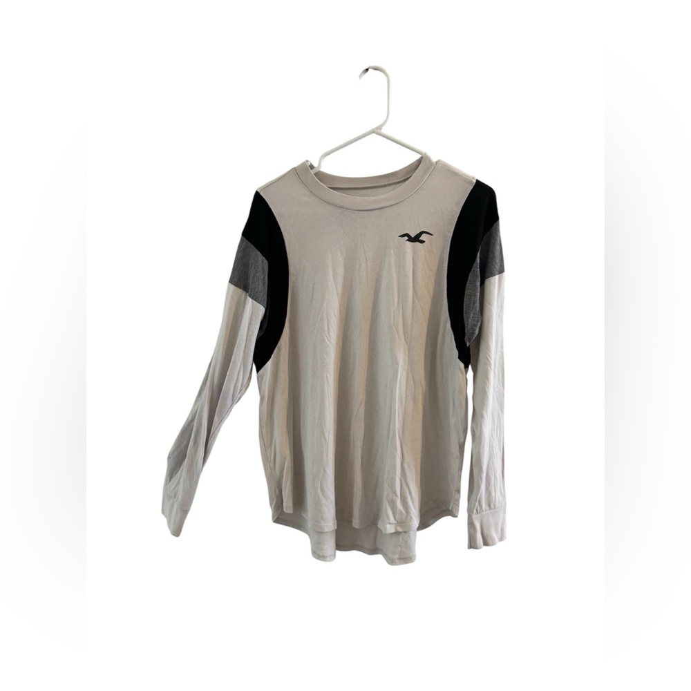 Hollister White and Black Graphic Tee Distressed